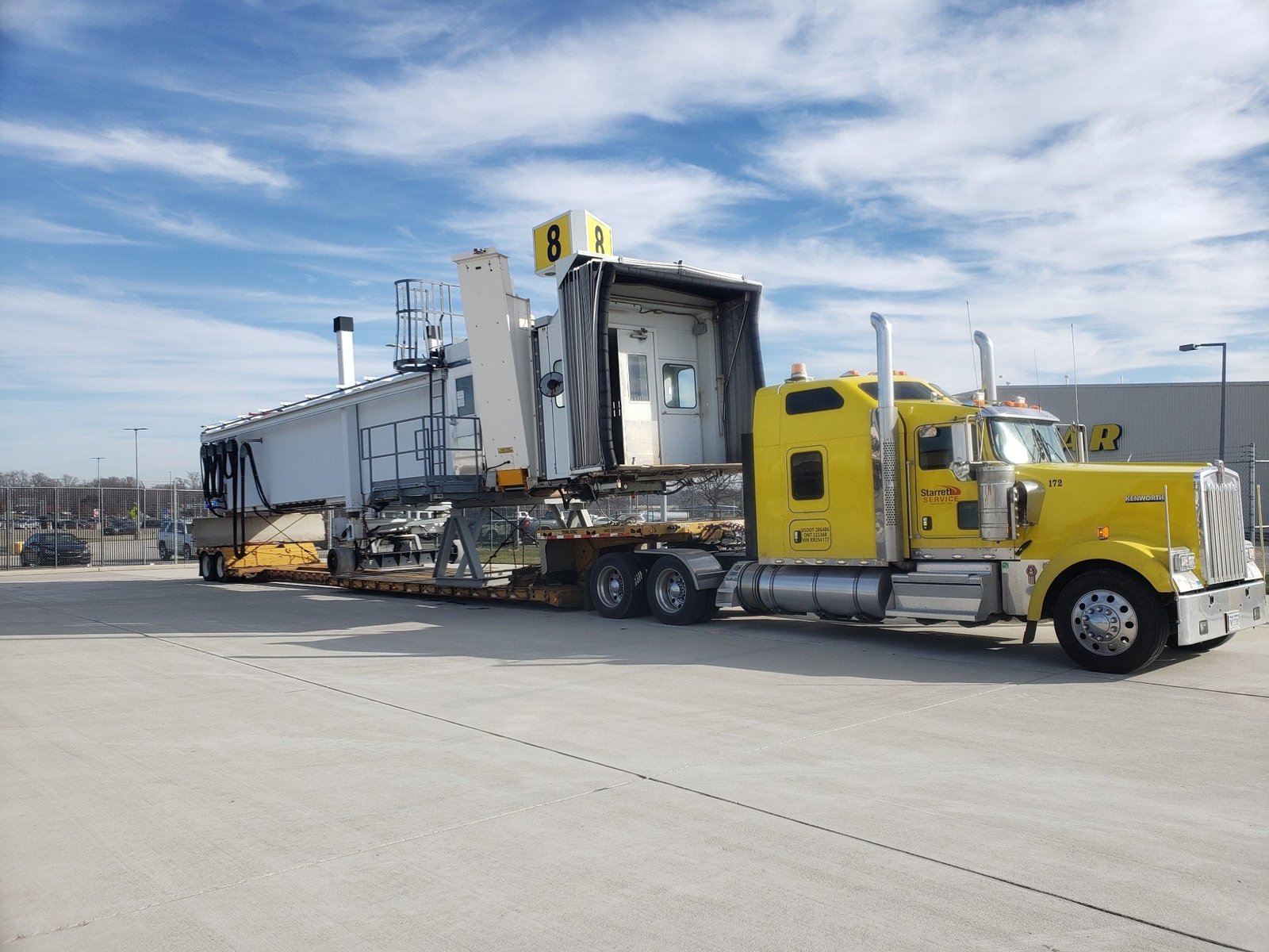 Heavy haul transportation carga sobredimensionada lowboy AZVIR