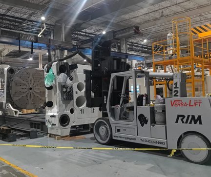 Versa-Lift posicionando centro mecanizado CNC maquinaria AZVIR Millwright
